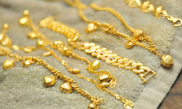 රත්‍රං මිල රුපියල් 13,000 කින් පහළට